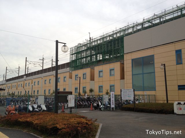 Hotel Dream Gate Maihama lies just below JR Keiyo Line.