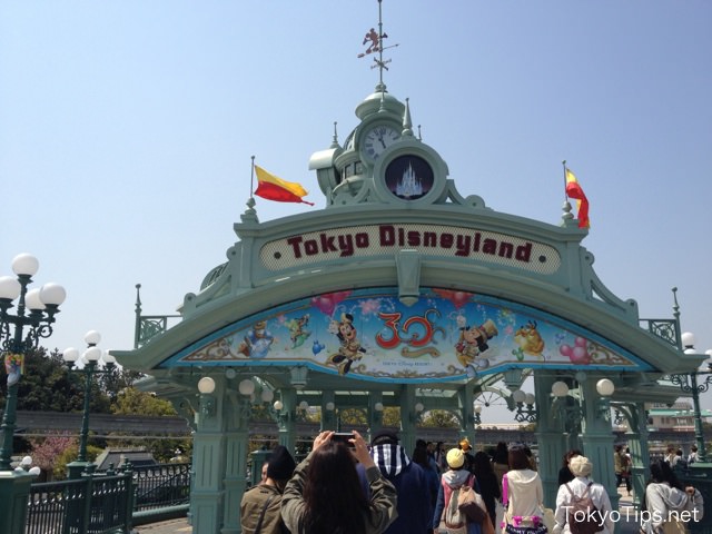 A decoration on a pedestrian overpass to Tokyo Disneyland. Visitors gradually get into high spirits.